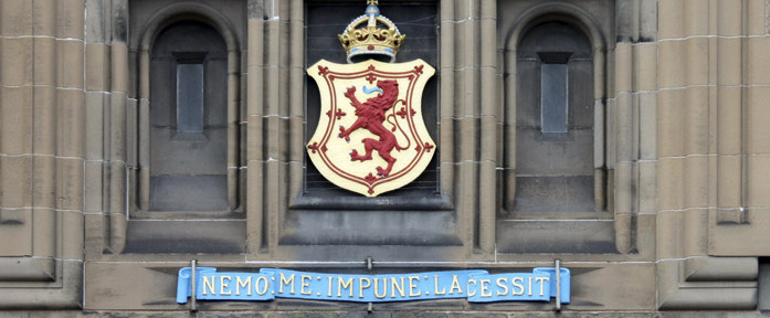 Nemo me impune lacessit